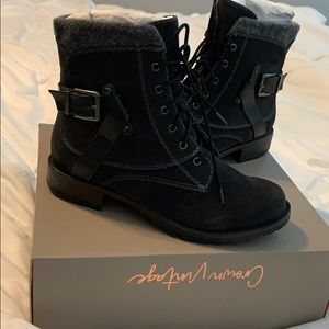 Crown Vintage Bootie Size 6